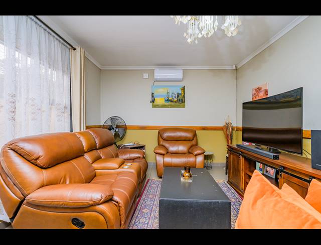 3 BEDROOM SECTIONAL TITLE FOR SALE IN MONTCLAIR